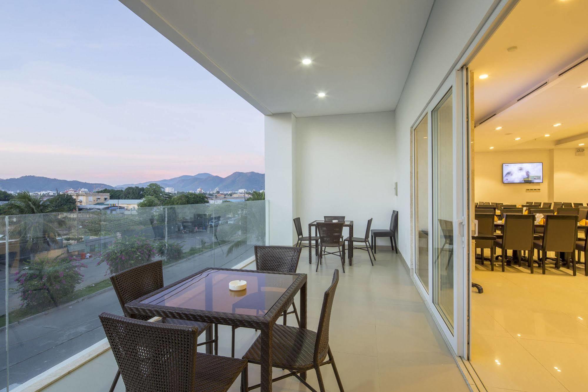 Dendro Gold Hotel Nha Trang Esterno foto